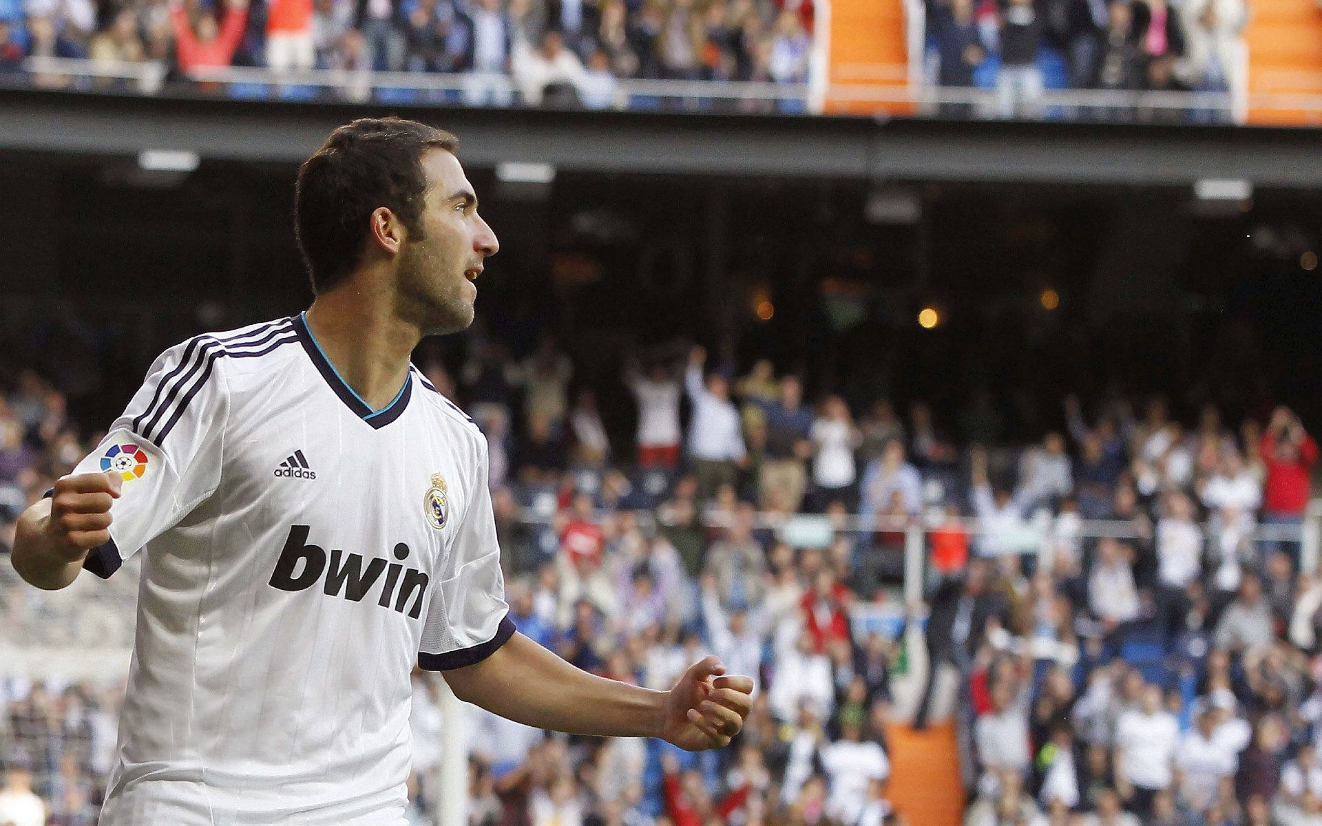 米兰体育官网入口-FIFPRO年度最佳11人：亚马尔当选票王，大巴黎占5席，贝林厄姆引热议，flfa年度最佳阵容